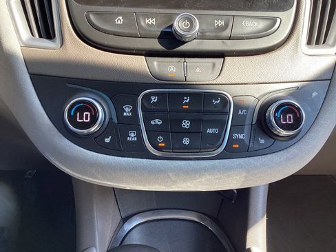 Used 2024 Chevrolet Malibu LT FWD image 25