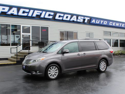 Used 2017 Toyota Sienna Limited AWD/4WD image 1