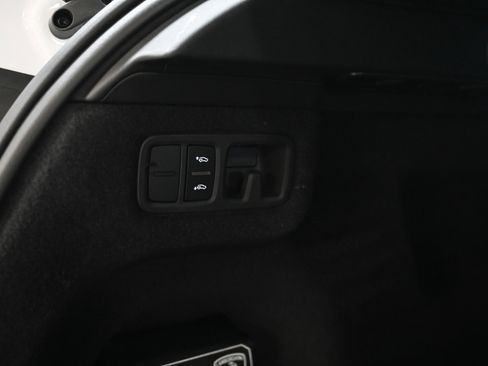 Used 2020 Lamborghini Urus image 64