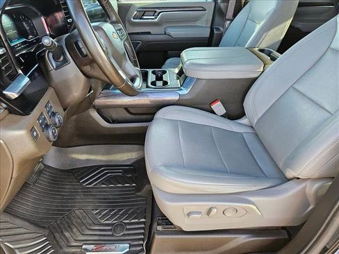 Used 2024 Chevrolet Silverado 2500 LTZ w/ LTZ Convenience Package image 14