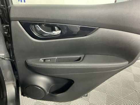 Used 2019 Nissan Rogue Sport SV AWD/4WD image 11