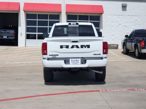 New 2026 RAM 2500 Laramie AWD/4WD image 8