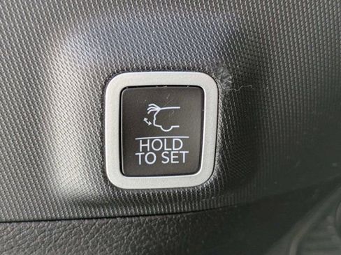 Used 2023 Jeep Grand Cherokee Overland w/ Luxury Tech Group IV RWD image 13