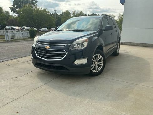 Used 2017 Chevrolet Equinox LT w/ Convenience Package AWD/4WD image 4