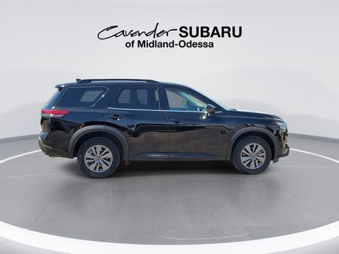Used 2025 Nissan Pathfinder SV FWD image 9