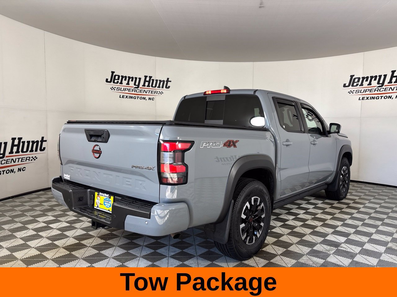 Used 2023 Nissan Frontier PRO-4X w/ Pro Convenience Package AWD/4WD image 6