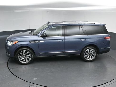 Certified 2023 Lincoln Navigator Reserve AWD/4WD image 49