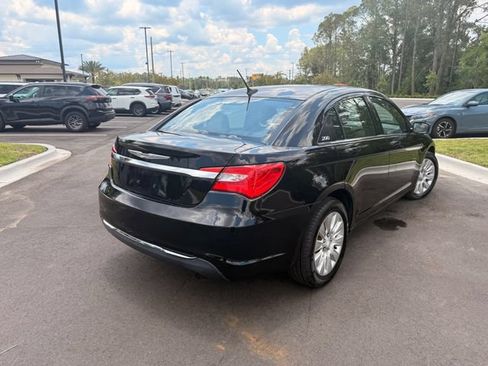 Used 2011 Chrysler 200 LX FWD image 10