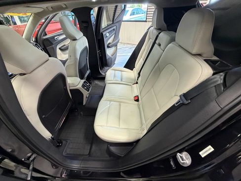 Used 2023 Volvo XC40 B5 Plus w/ Driver Assist Package AWD/4WD image 54