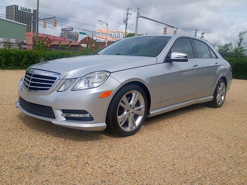 Used 2013 Mercedes-Benz E 350 Sedan image 6