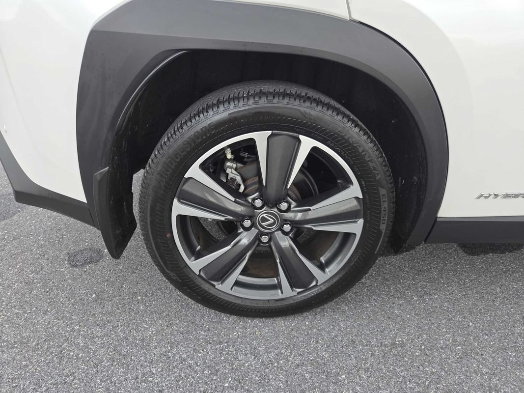 Used 2019 Lexus UX 250h w/ Premium Package AWD/4WD image 36