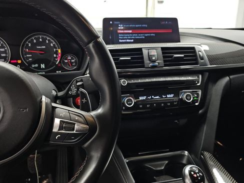 Used 2019 BMW M4 Coupe w/ Executive Package RWD image 10