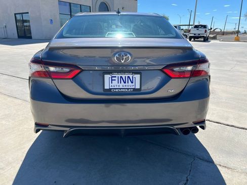 Used 2024 Toyota Camry SE image 4