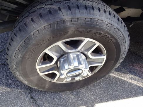 Used 2023 Ford F250 Lariat w/ FX4 Off-Road Package image 13