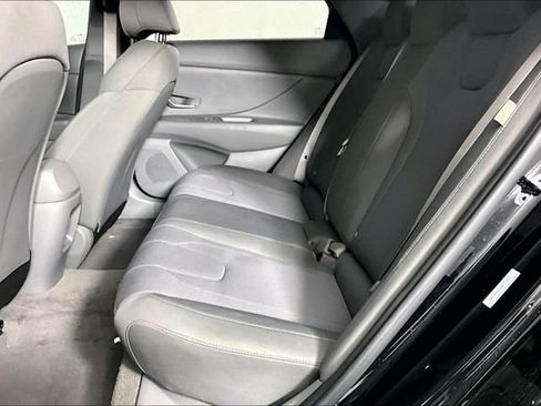 Used 2026 Hyundai Elantra SE FWD image 3