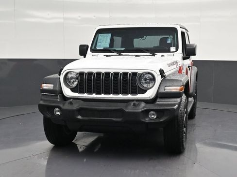 Used 2025 Jeep Wrangler Sport AWD/4WD image 6