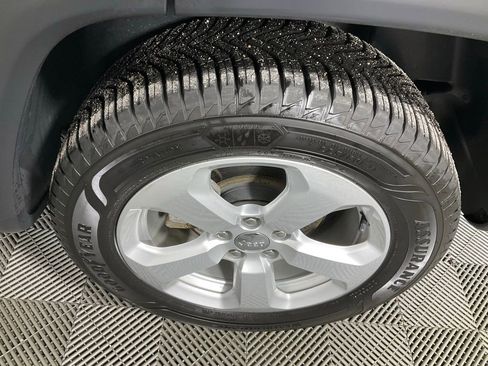 Used 2019 Jeep Compass Latitude w/ Popular Equipment Group image 7