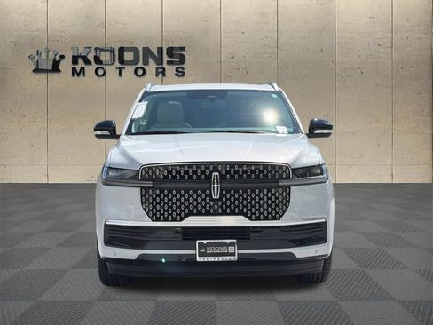 New 2026 Lincoln Navigator Reserve AWD/4WD image 3