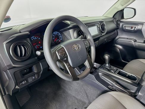 Used 2019 Toyota Tacoma SR w/ SR Convenience Package image 8