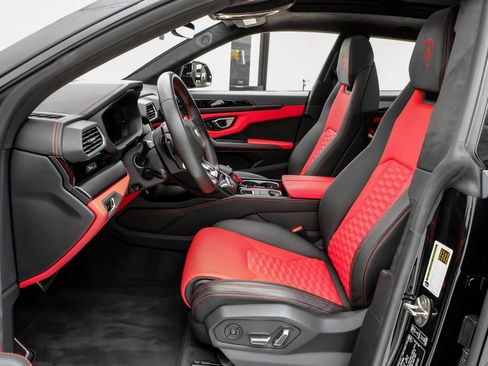 Used 2022 Lamborghini Urus image 6