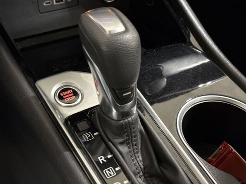 Used 2024 Nissan Altima 2.5 SV FWD image 17