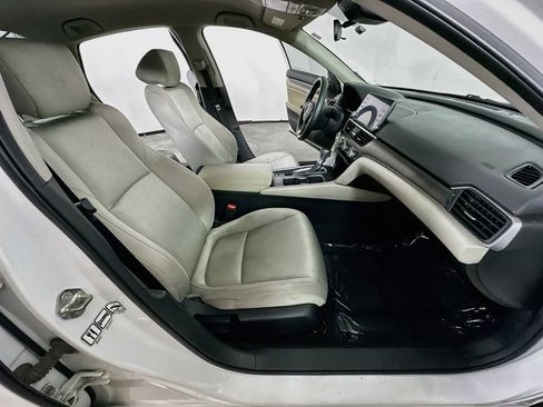 Used 2019 Honda Accord LX image 12