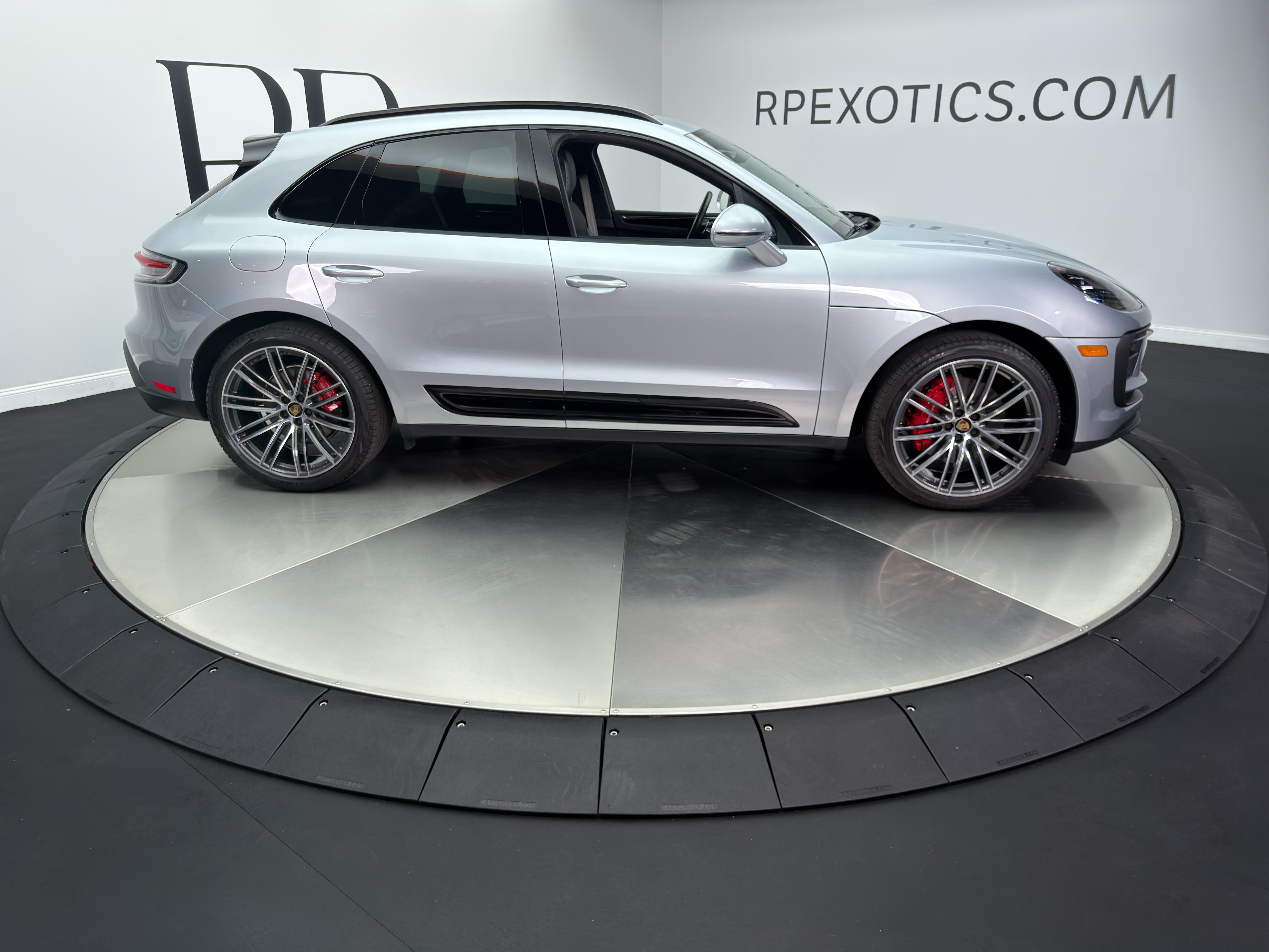 Used 2025 Porsche Macan S AWD/4WD image 7