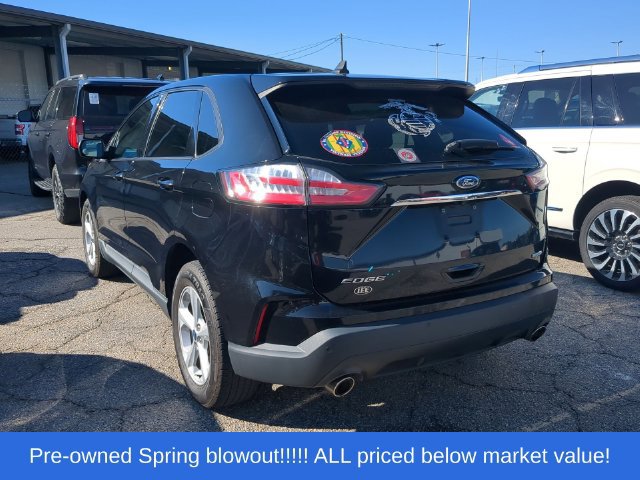 Used 2020 Ford Edge SE FWD image 3