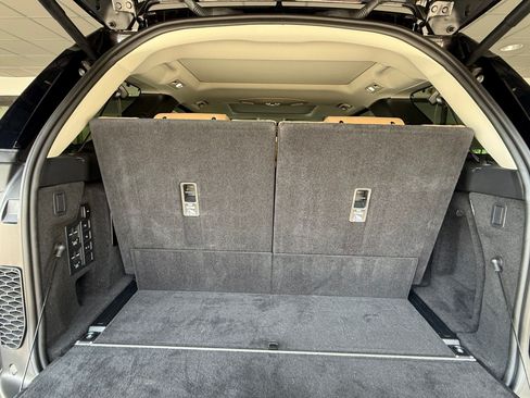 New 2026 Land Rover Discovery Limited Edition AWD/4WD image 31