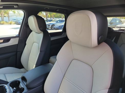 New 2026 Porsche Cayenne AWD/4WD image 5