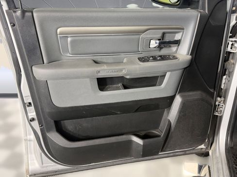 Used 2019 RAM 1500 Classic SLT w/ Luxury Group image 20