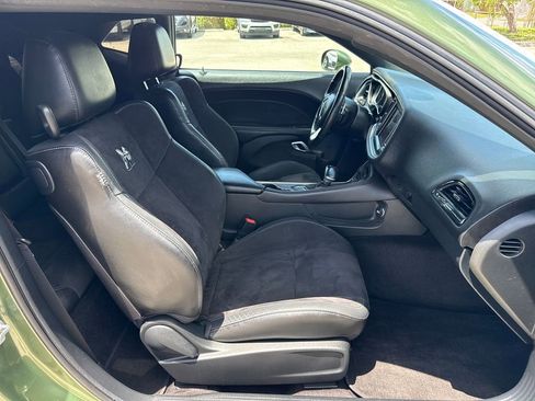 Used 2018 Dodge Challenger R/T Scat Pack w/ Leather Interior Group RWD image 24