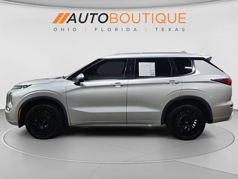 Used 2022 Mitsubishi Outlander SEL FWD image 2