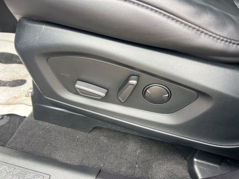 Certified 2022 Ford Explorer XLT w/ Equipment Group 202A image 18