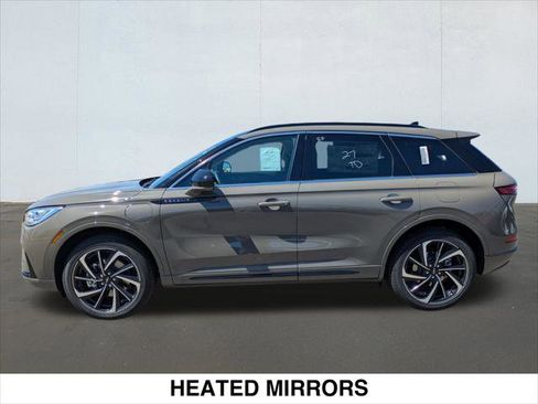 New 2025 Lincoln Corsair Grand Touring image 3