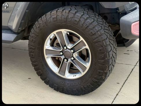 Used 2020 Jeep Wrangler Unlimited Sahara AWD/4WD image 7