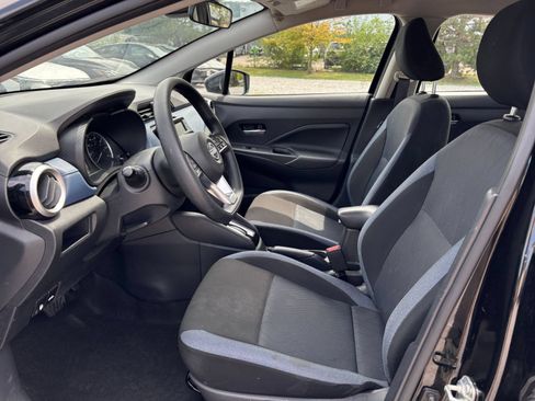 Used 2025 Nissan Versa SV FWD image 24
