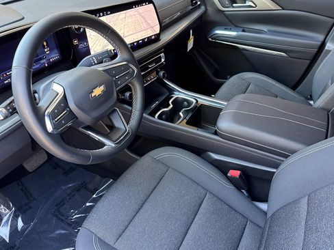 Used 2026 Chevrolet Traverse LT AWD/4WD image 11