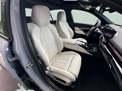New 2027 BMW 530i RWD image 24