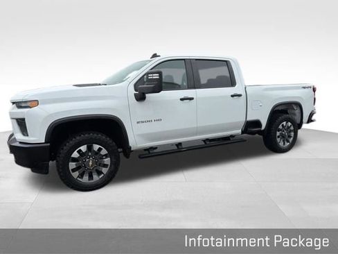 Used 2021 Chevrolet Silverado 2500 Custom w/ Custom Value Package image 7