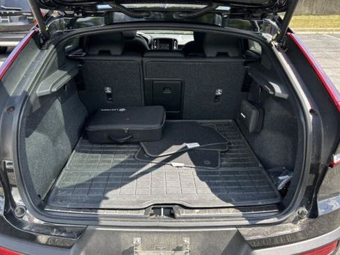 Used 2023 Volvo C40 P8 Recharge Plus w/ Climate Package AWD/4WD image 8