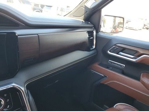 Used 2025 GMC Sierra 1500 Denali Ultimate image 26