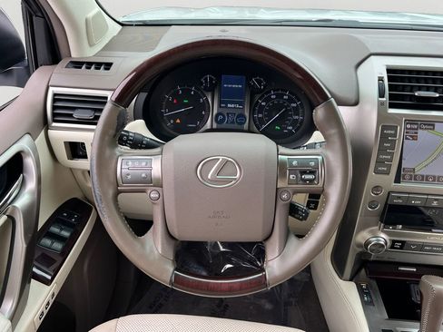 Used 2019 Lexus GX 460 Premium w/ Premium Package image 18