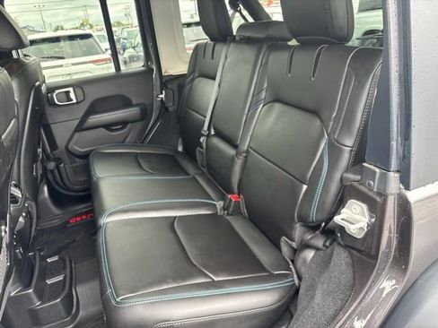 Used 2025 Jeep Wrangler Unlimited Rubicon 4xe w/ Safety Group AWD/4WD image 18