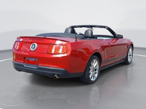 Used 2010 Ford Mustang Convertible RWD image 3