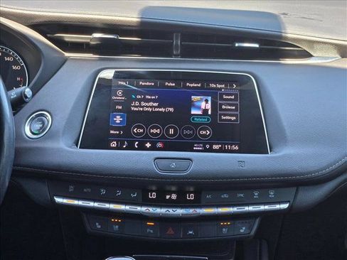 Used 2021 Cadillac XT4 Premium Luxury FWD image 13