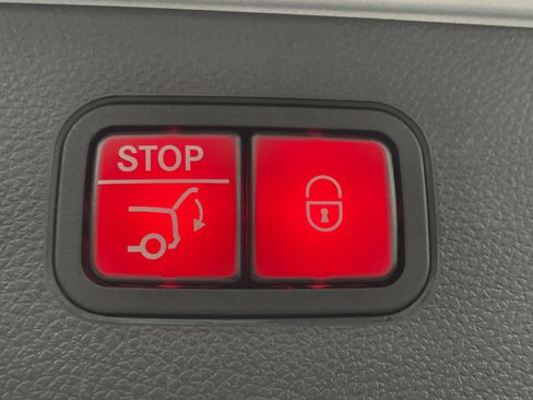 Certified 2022 Mercedes-Benz GLC 300 4MATIC w/ Premium Package Lite image 13