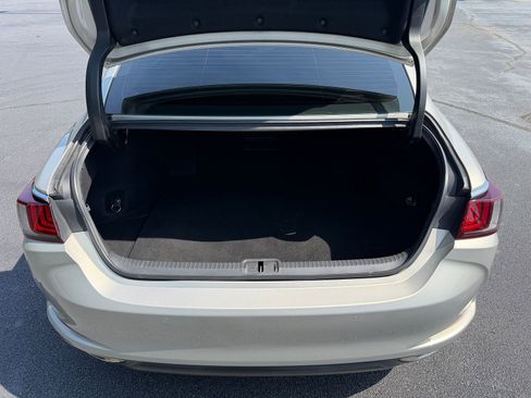 Used 2019 Lexus ES 350 w/ Premium Package FWD image 8