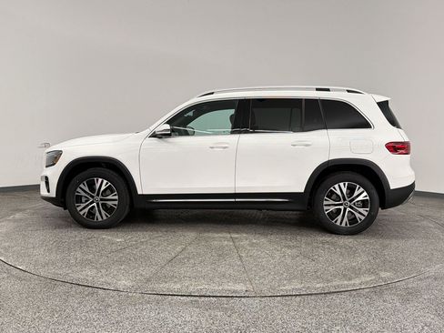 Used 2026 Mercedes-Benz GLB 250 image 2