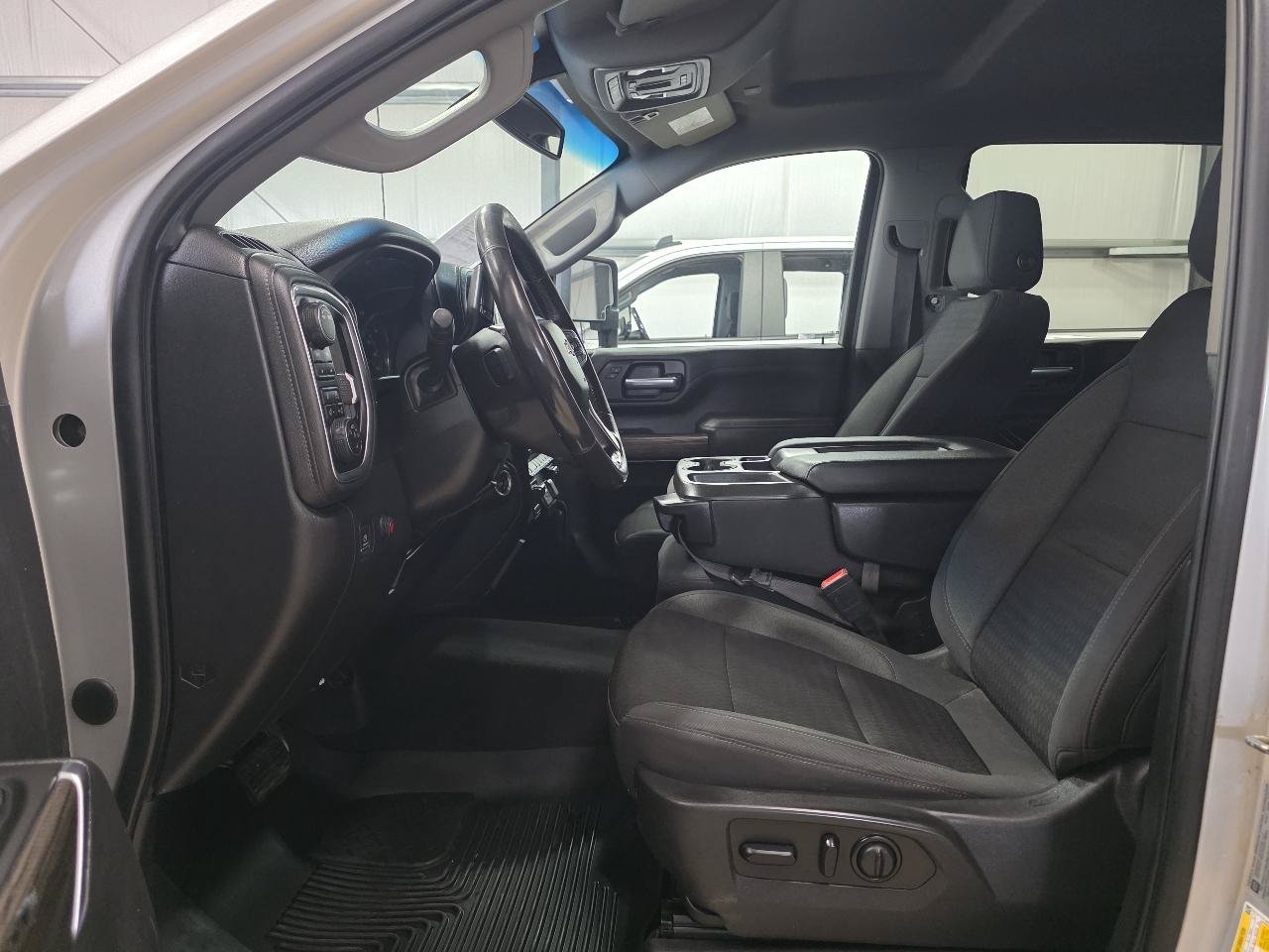 Used 2022 Chevrolet Silverado 3500 LT w/ Convenience Package AWD/4WD image 10